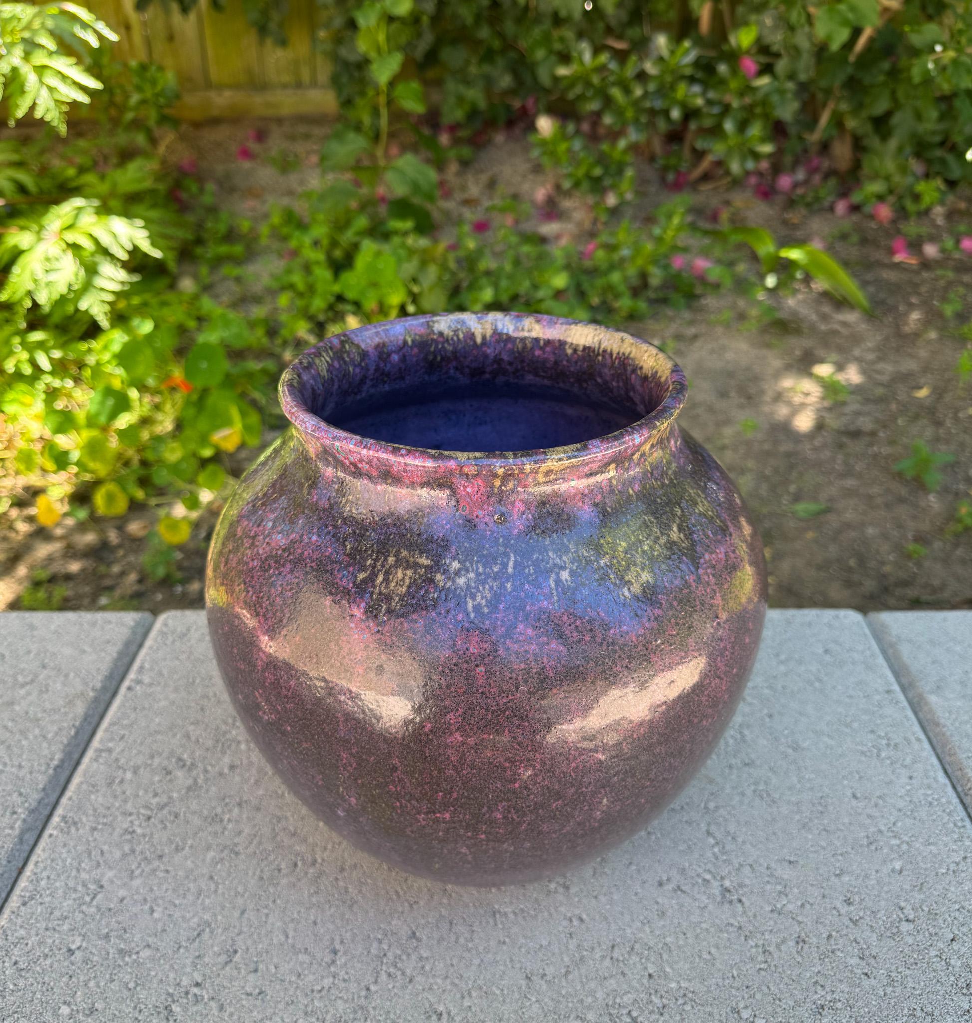 Vaso in ceramica di Steven Klinsky, anni '90.  Steven Klinsky ha lavorato con il designer Steven Chase. 