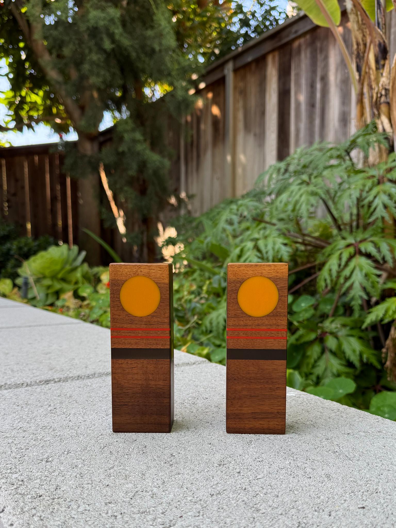 20ième siècle Salière et poivrière artisanales Robert McKeown, Californie, 1976 en vente