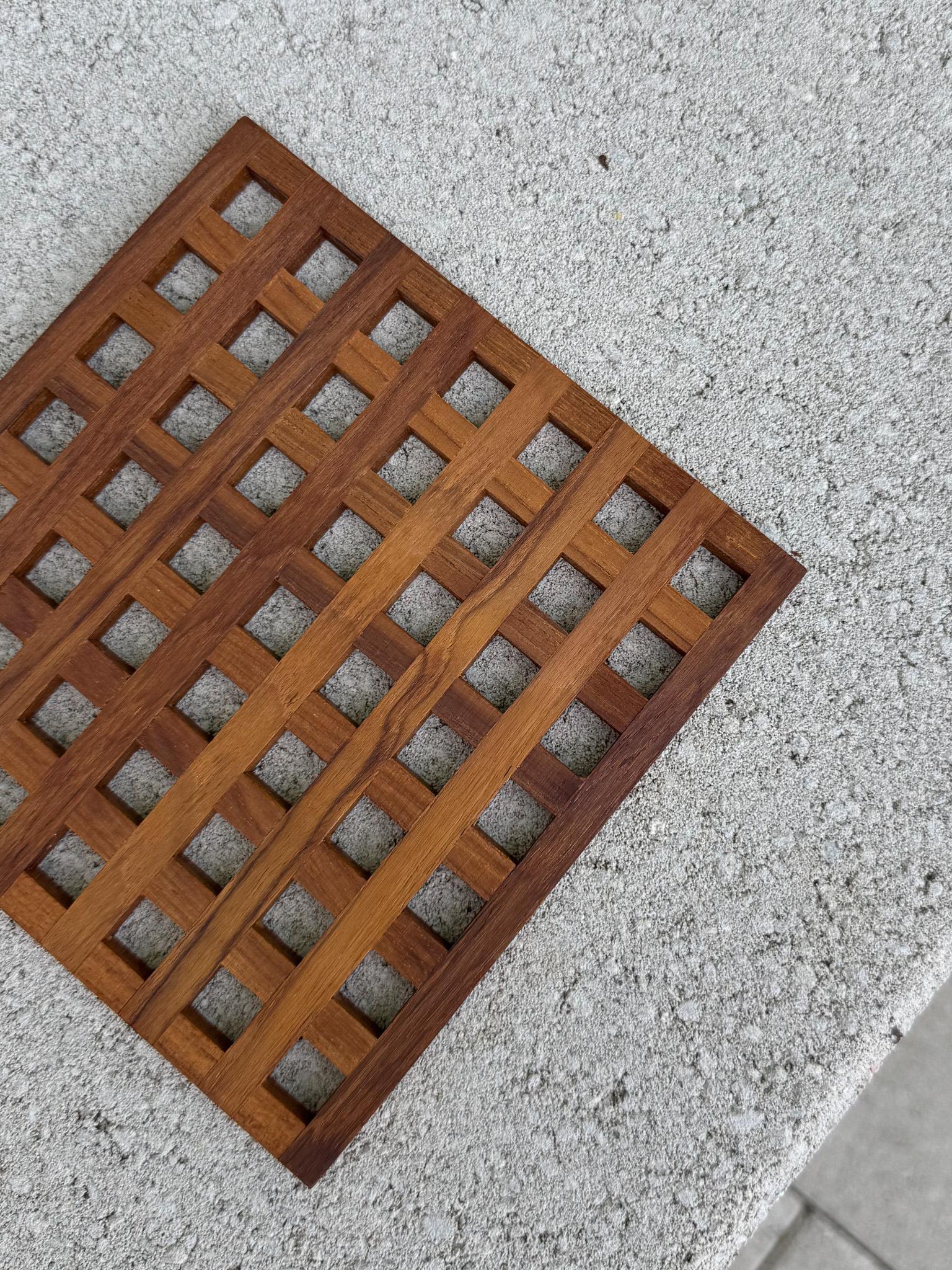 Jens Quistgaard Teck Lattice Trivet w/ Original Box for Dansk, Denmark, c.1965 en vente 3