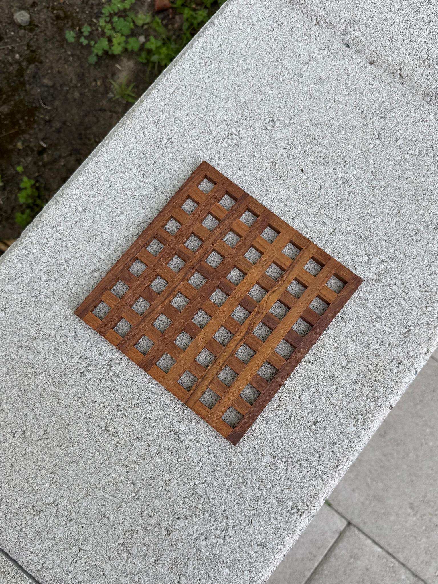 Jens Quistgaard Teck Lattice Trivet w/ Original Box for Dansk, Denmark, c.1965 en vente 6