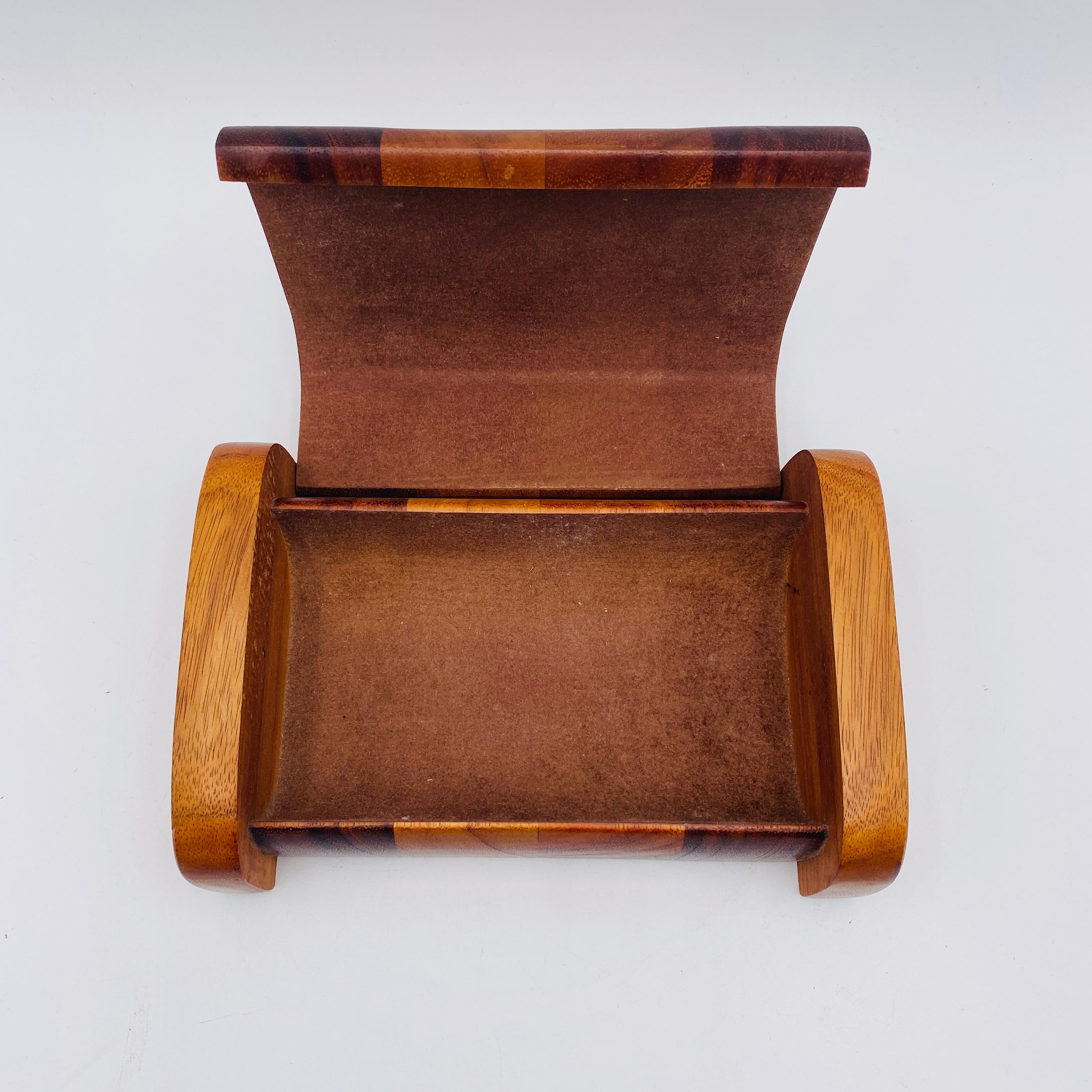 Po Shun Leong Hawaiian Koa Wood Box Signed 1983 In Good Condition For Sale In San Juan Capistrano, CA