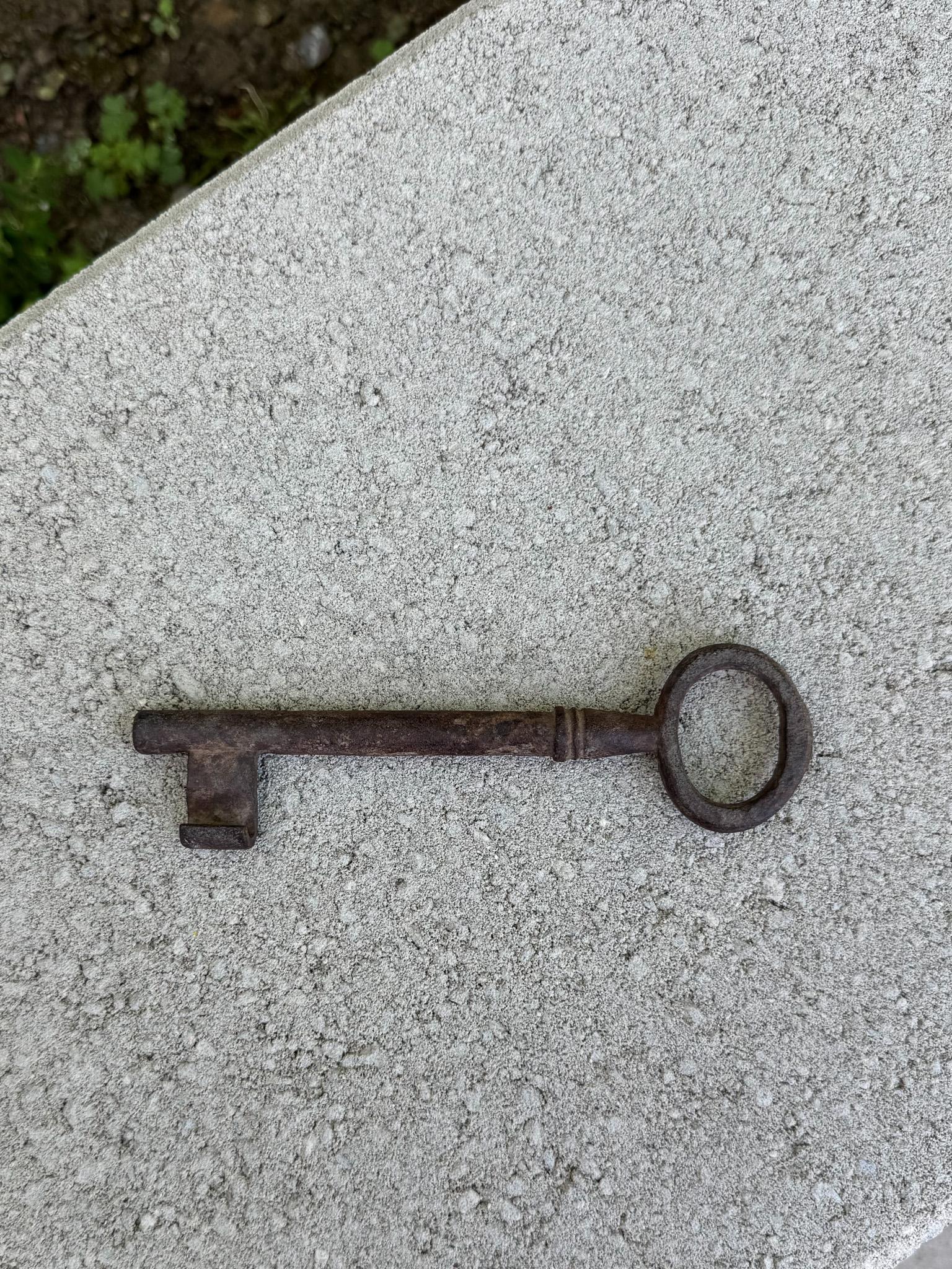 Rustic Antique 19th Century Big Cast Iron Key For Sale
