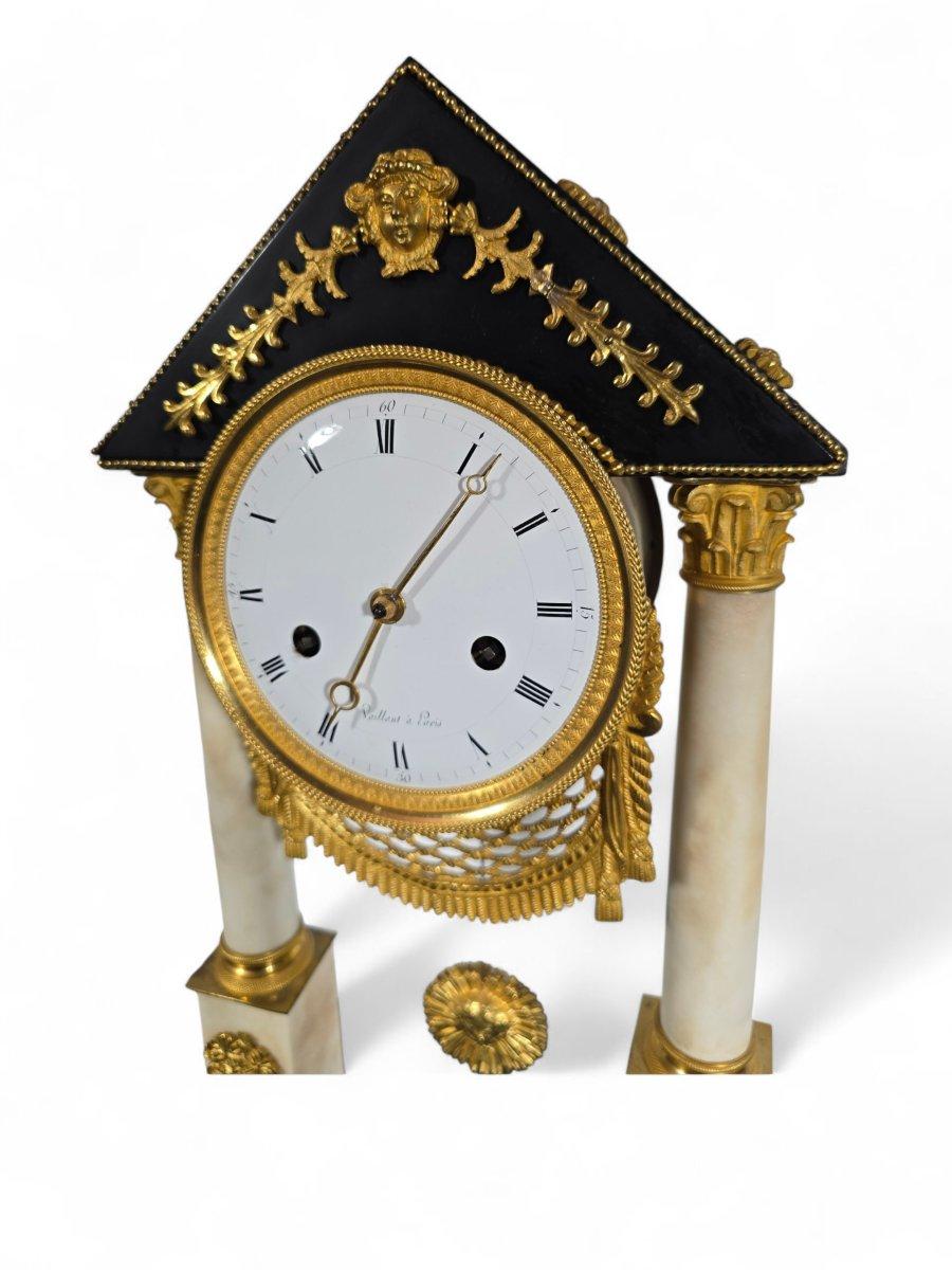 French Portico Clock – Black and White Marble, Gilt Bronze – Early 19th Century For Sale 2
