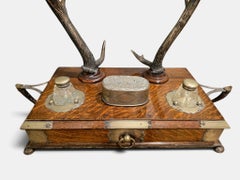 Support de bureau de chasse en chêne avec bois de daim et fixations en bronze argenté, vers