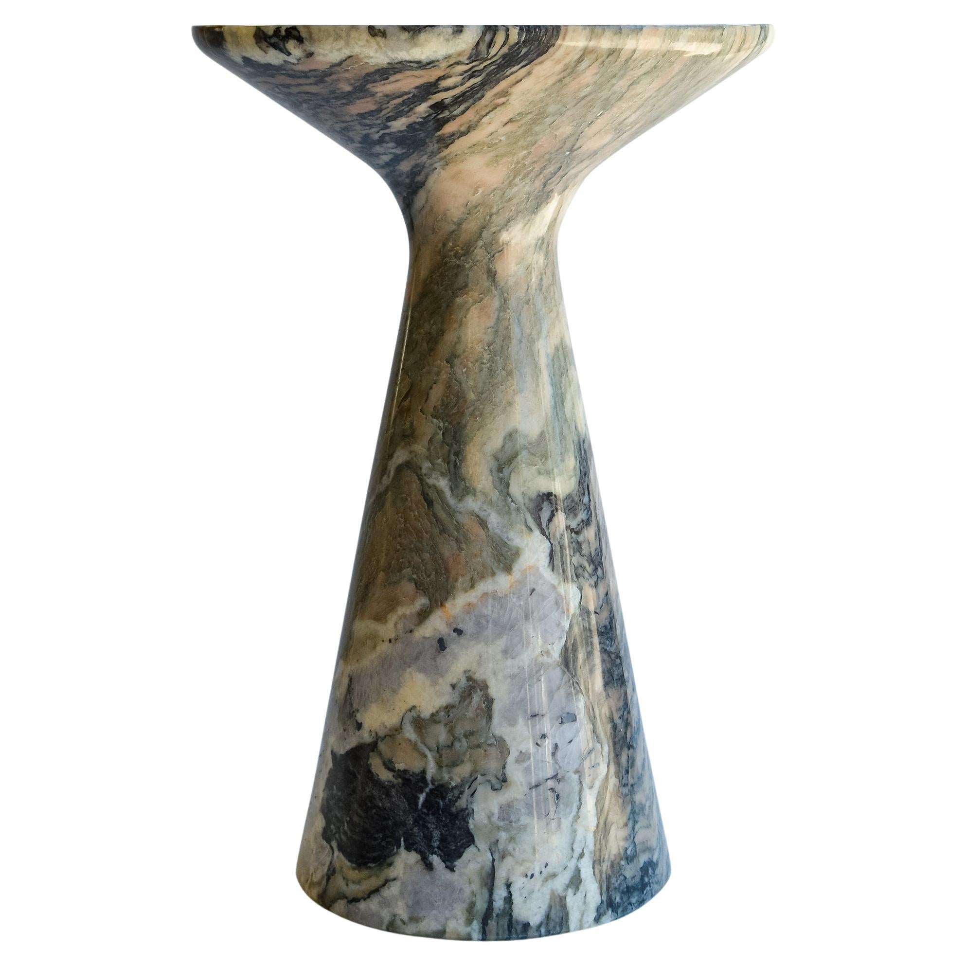 Mesa auxiliar de mármol Pawn