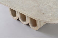 Tavolo da pranzo in travertino classico, TRIFOLD di ETAMORPH