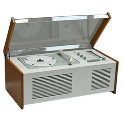 Tourne-disque SK4/1 de Dieter Rams et Hans Gugelot pour Braun, Allemagne, années 1950.