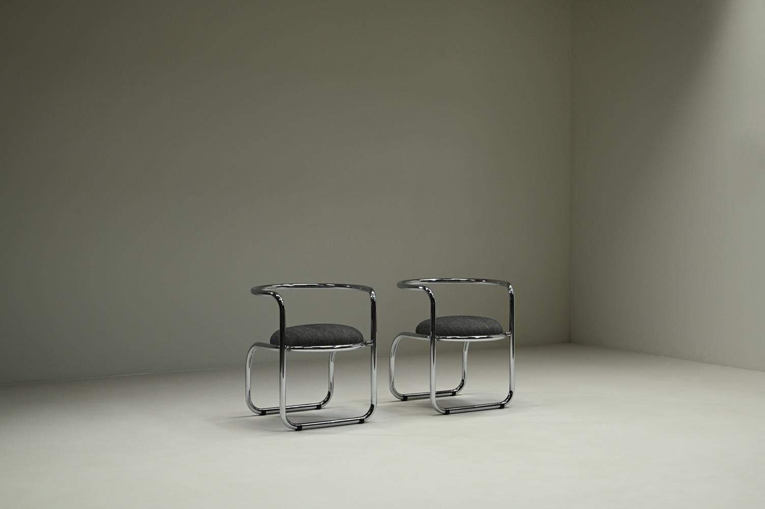 italien Jeu de 2 chaises d'appoint chromées, 1970 Italie. en vente