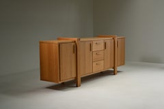 Grand buffet vintage de style brutaliste en chêne, fabriqué en Belgique