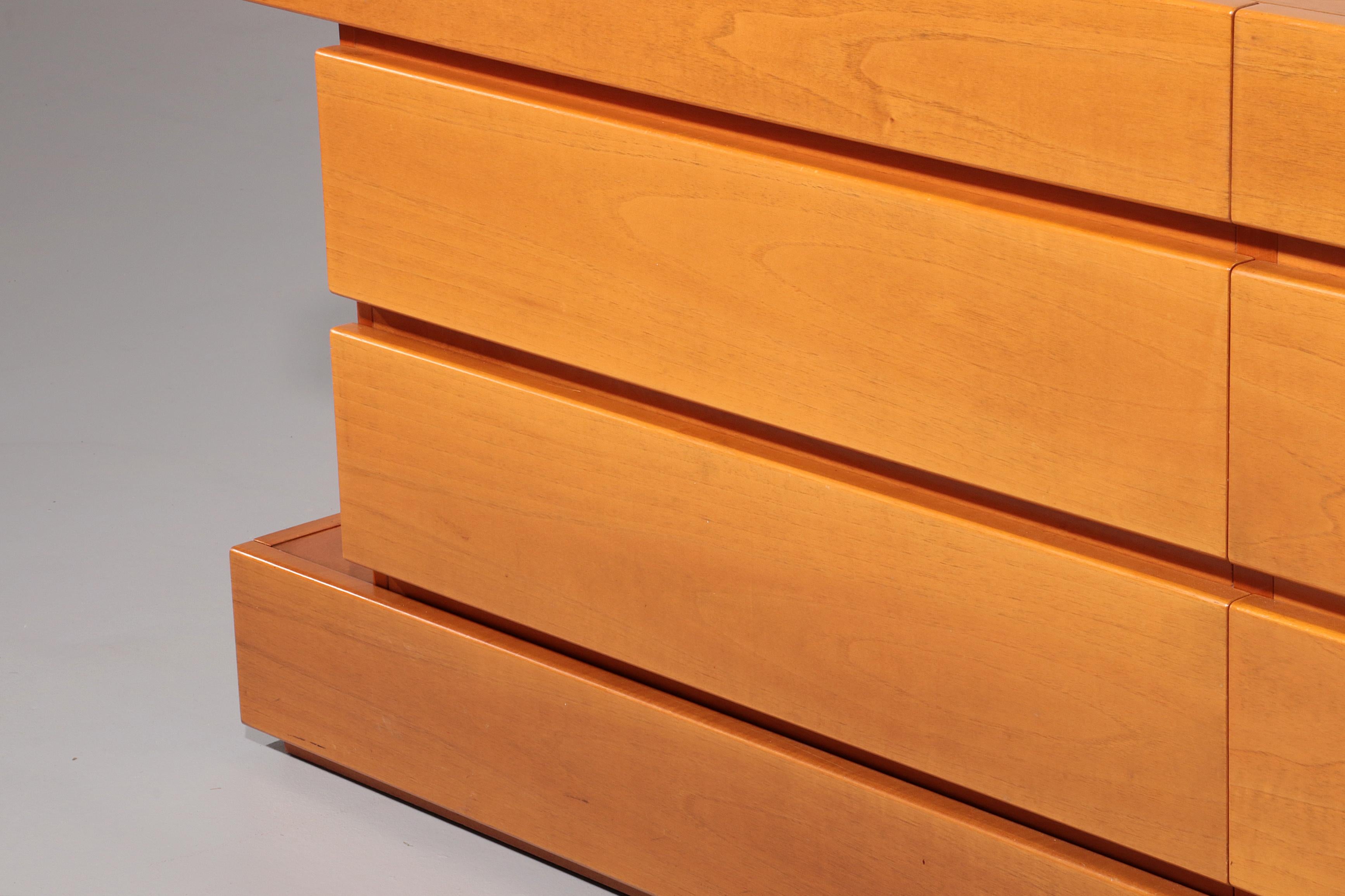 Post modern custom 8 drawer floating dresser blonde geometric design Italy For Sale 1