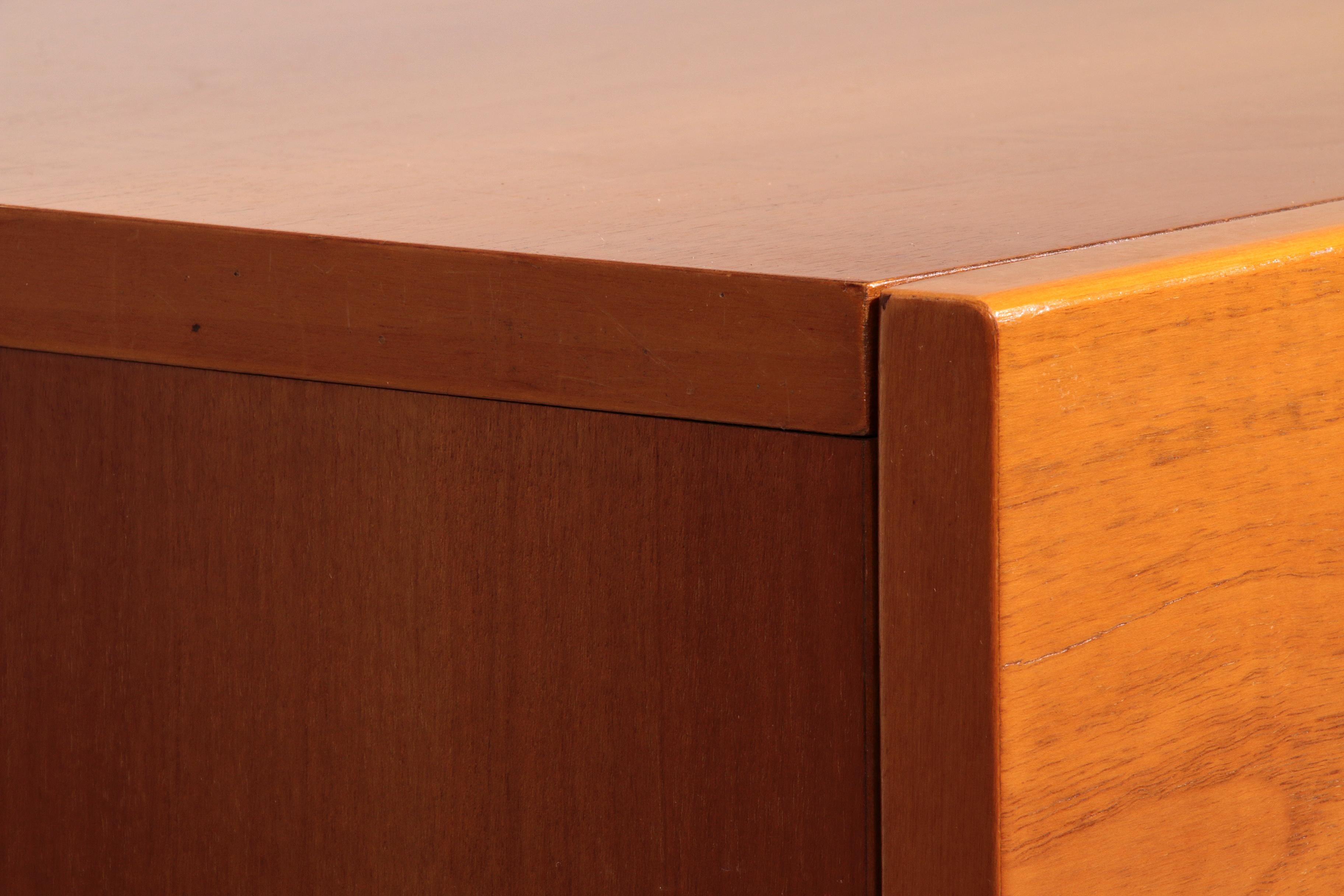Post modern custom 8 drawer floating dresser blonde geometric design Italy For Sale 3