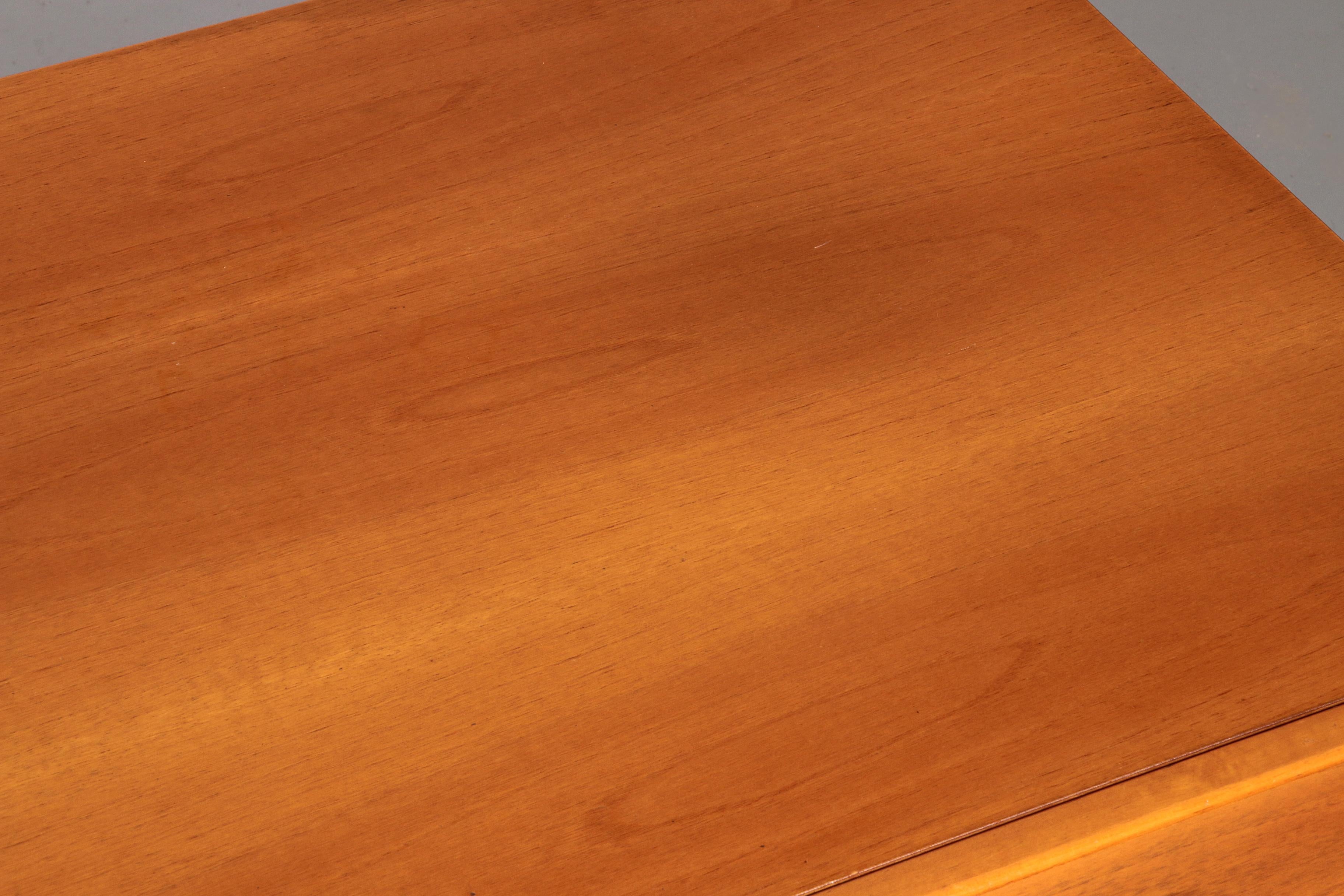 Post modern custom 8 drawer floating dresser blonde geometric design Italy For Sale 4