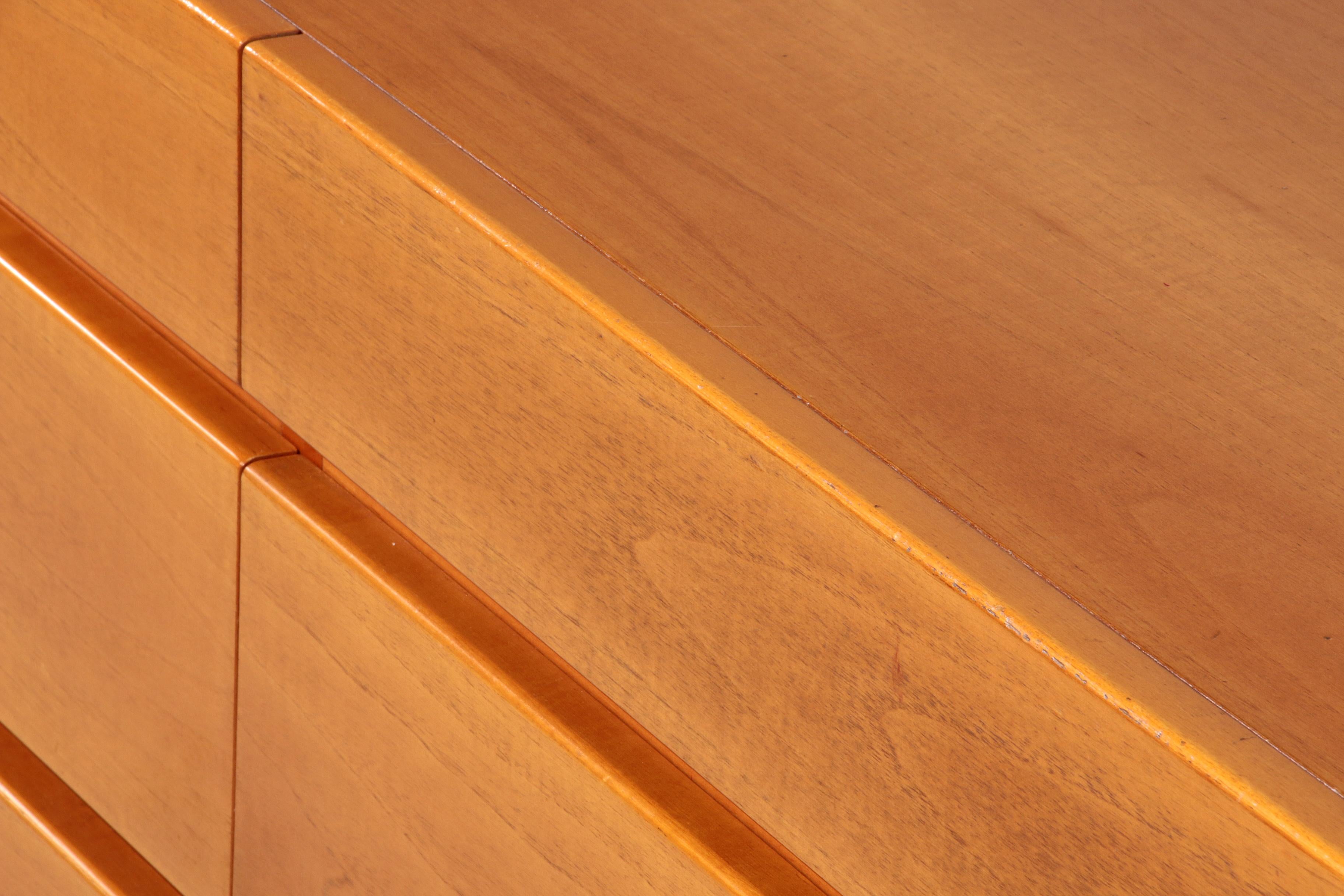 Post modern custom 8 drawer floating dresser blonde geometric design Italy For Sale 6