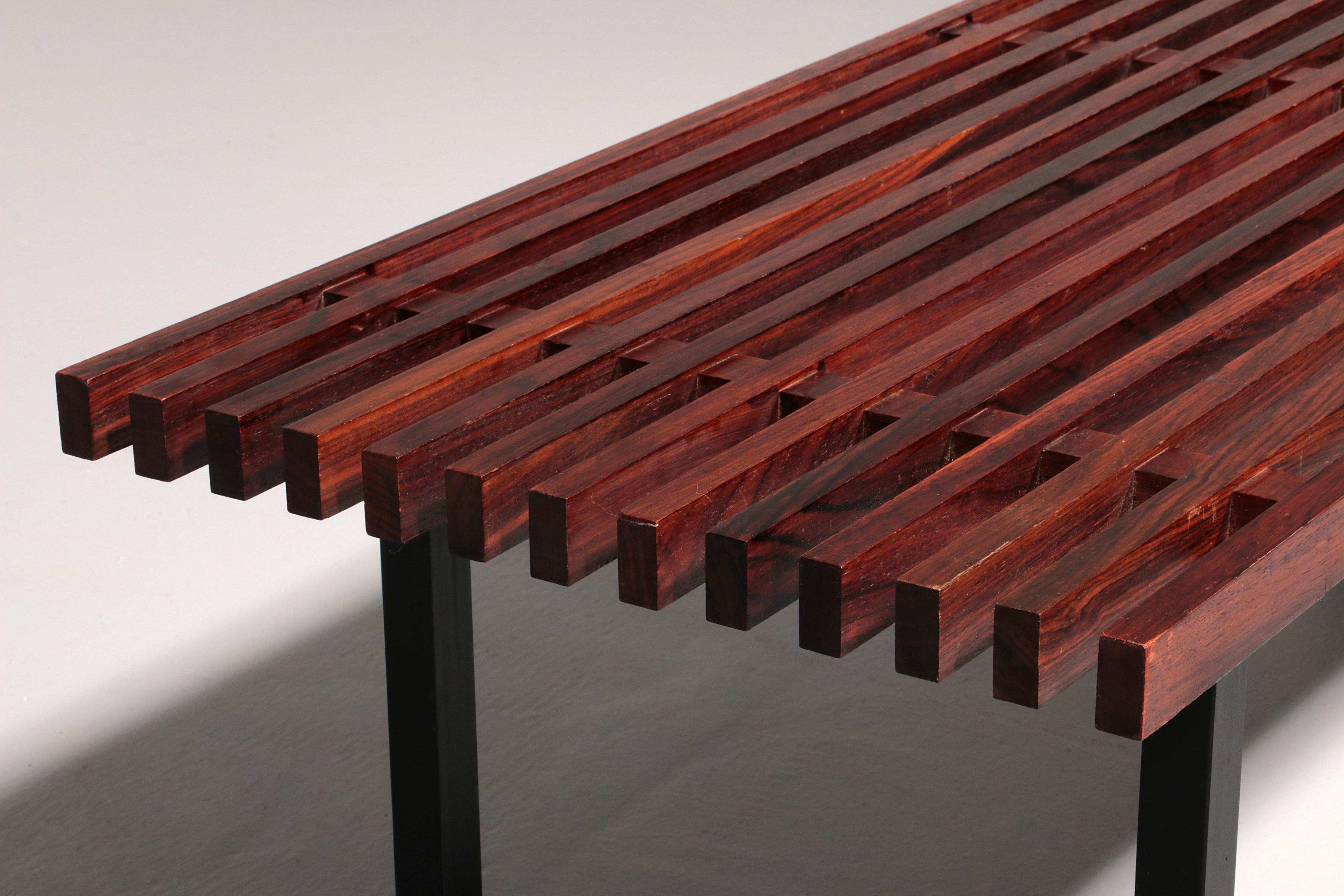 Banc en teck et métal, fabriqué en Italie, années 1970 en vente 3