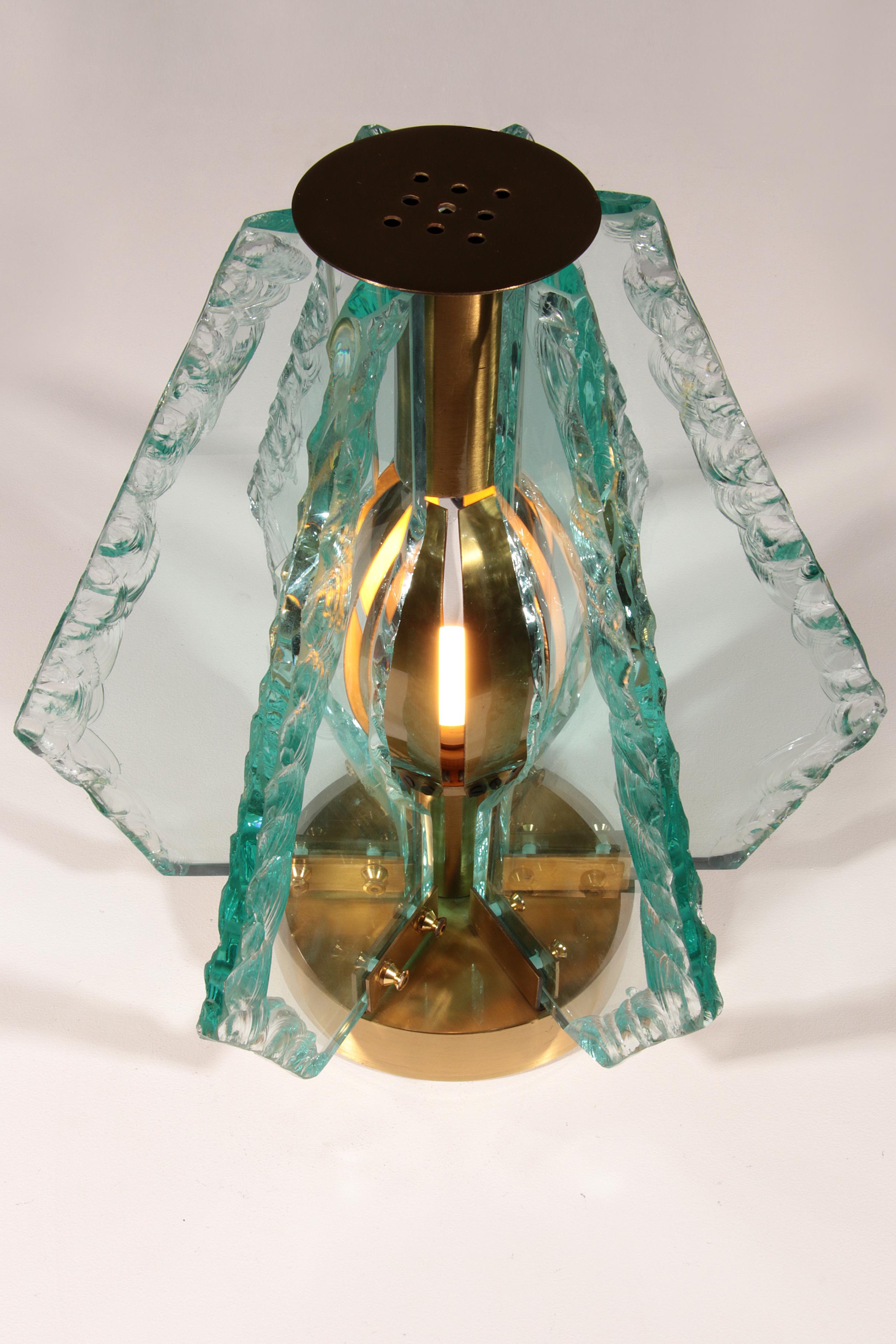 Mid-20th Century Chiselled Glass Table Lamp in Brass by Gino Paroldo for Dinodei, 1960s For Sale