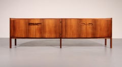 Arne Hovmand Olsen: Sideboard aus Holz für Mogens Kold, Dänemark, um 1960