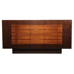 Beautiful large wall unit with plenty of storage space and a bar cabinet, 1970.