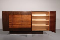 Beautiful large wall unit with plenty of storage space and a bar cabinet, 1970.