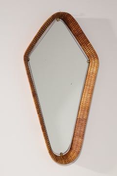 Miroir mural italien en rotin du milieu du siècle – Design sculptural des années 1950