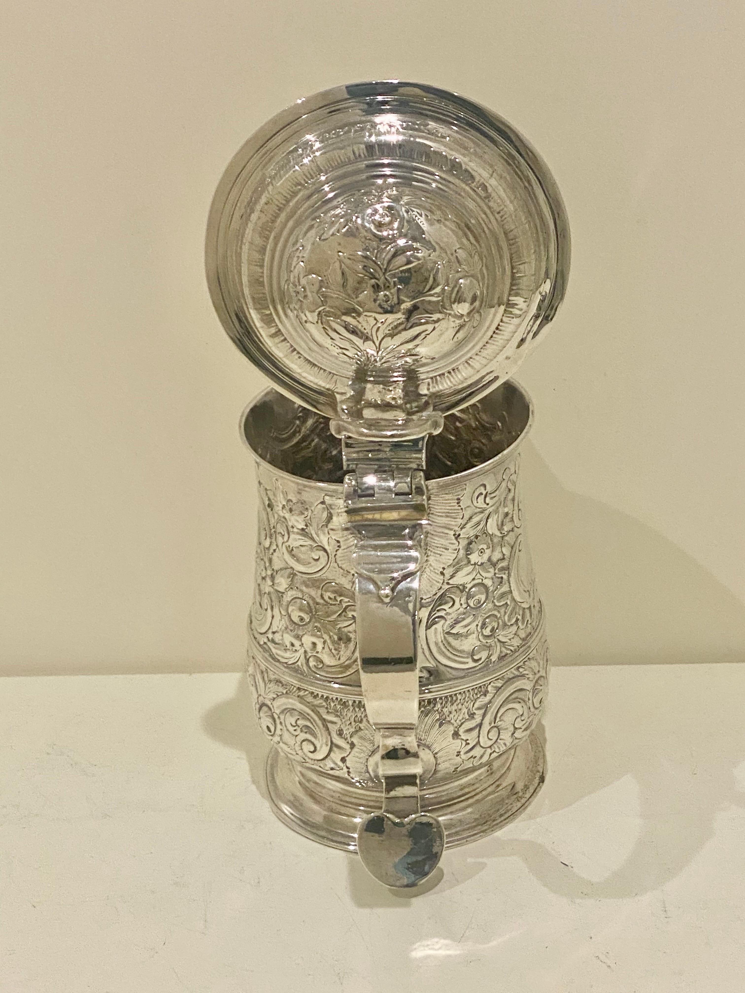 Boccale con coperchio in argento sterling di Giorgio II con beccuccio Londra 1744 in vendita 10