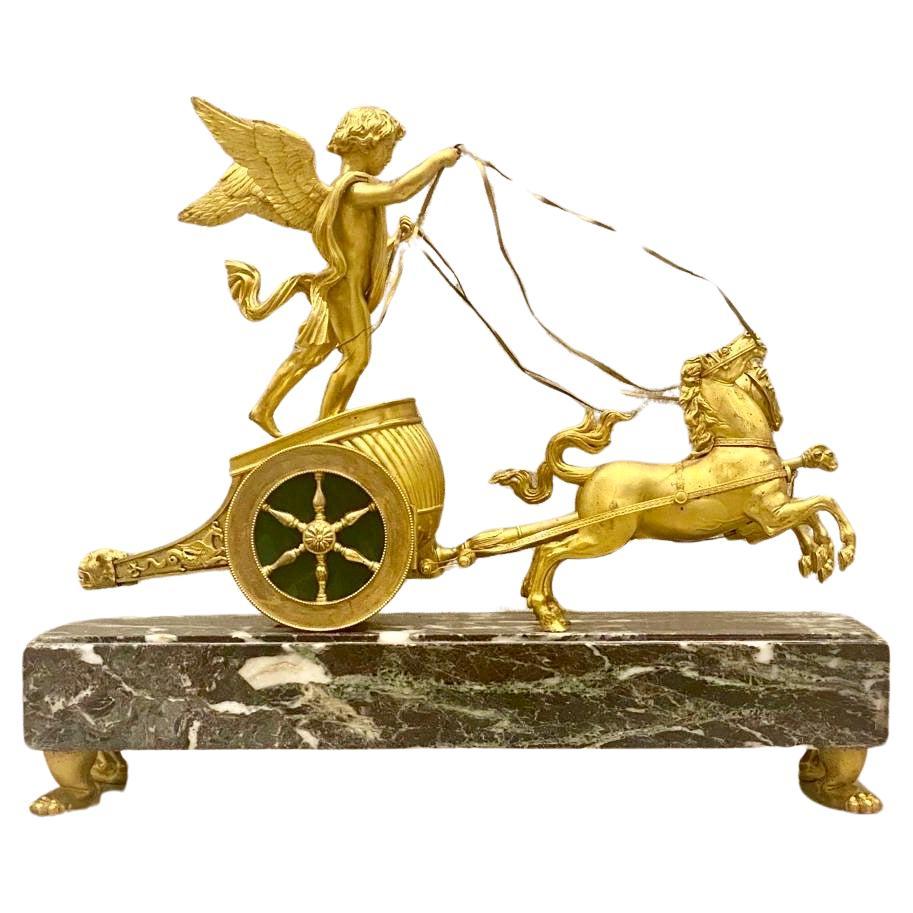 Ancienne pendule à char Napoléon III en bronze doré et marbre Verde Antico  en vente 4