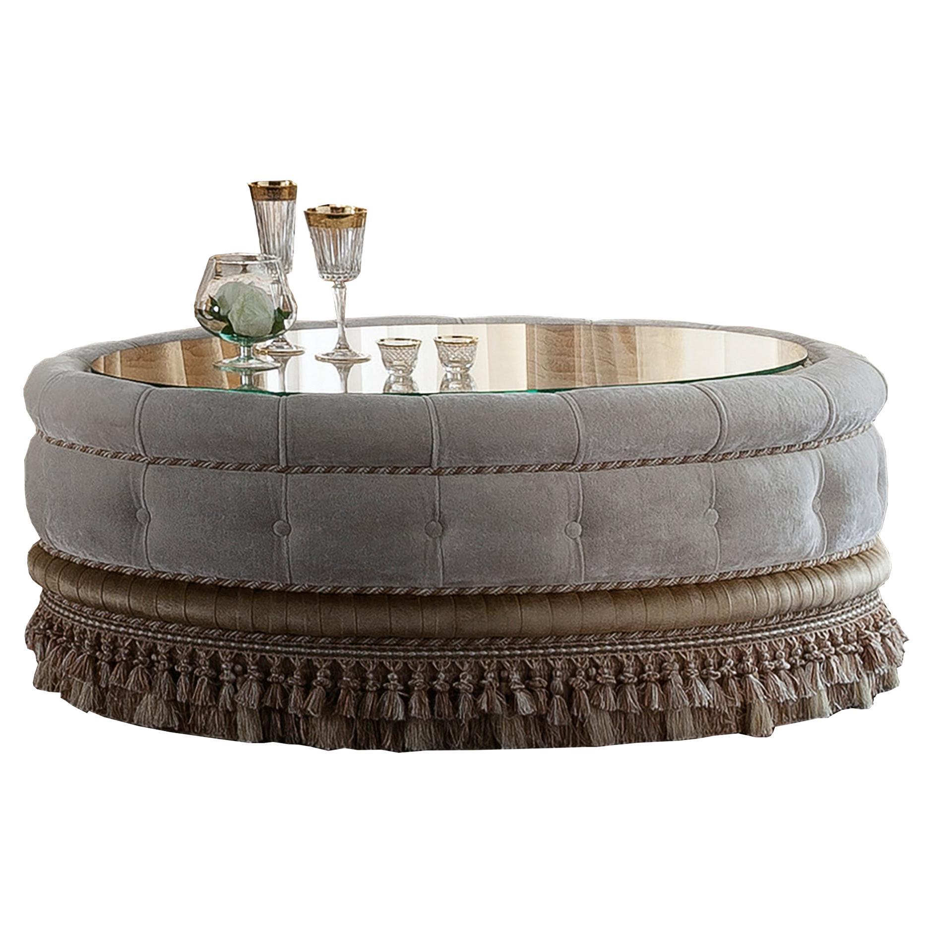 Table basse ovale tapissée par Modenese Luxury Interiors en vente