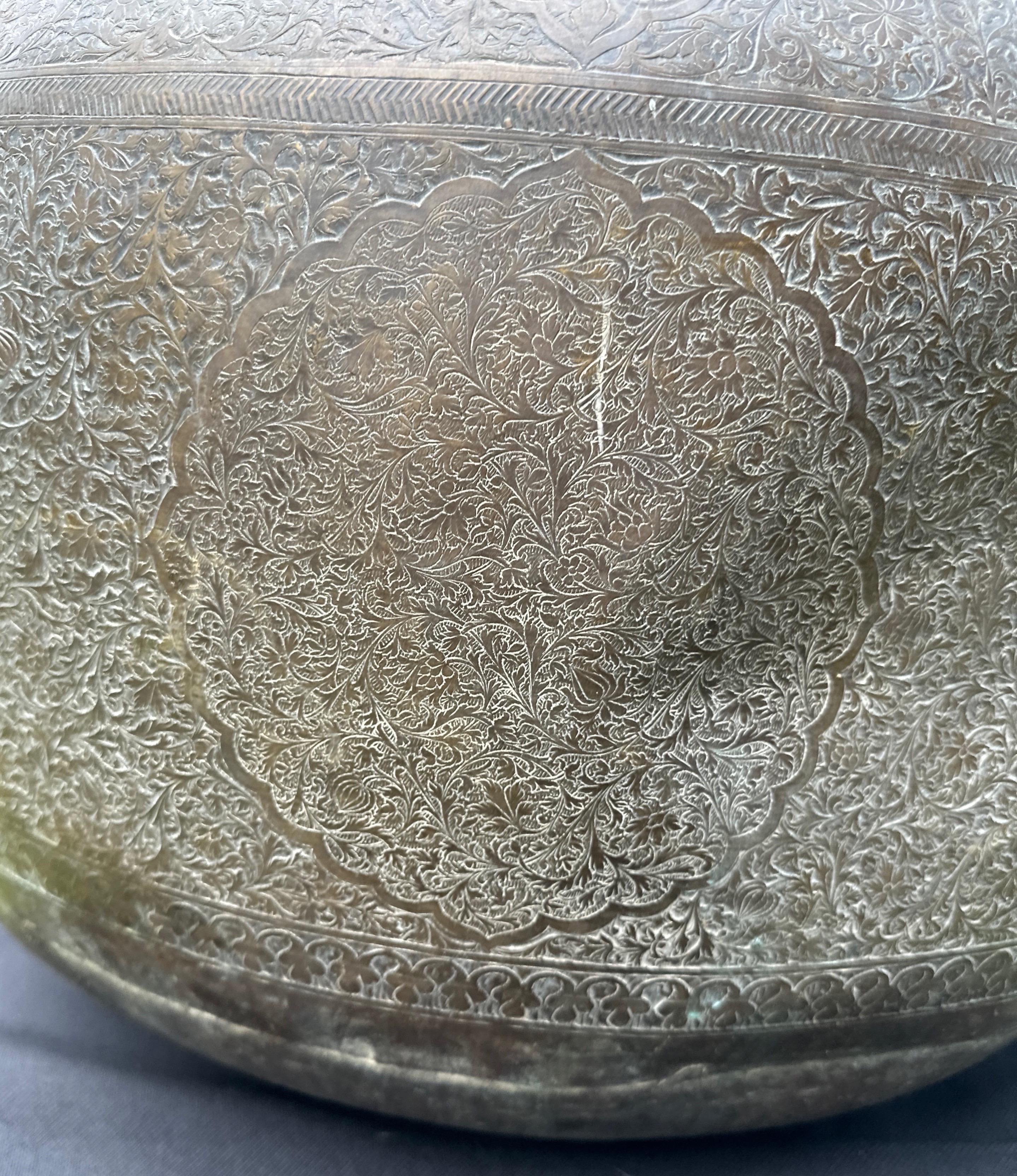 A large Islamic bronze urn For Sale 8