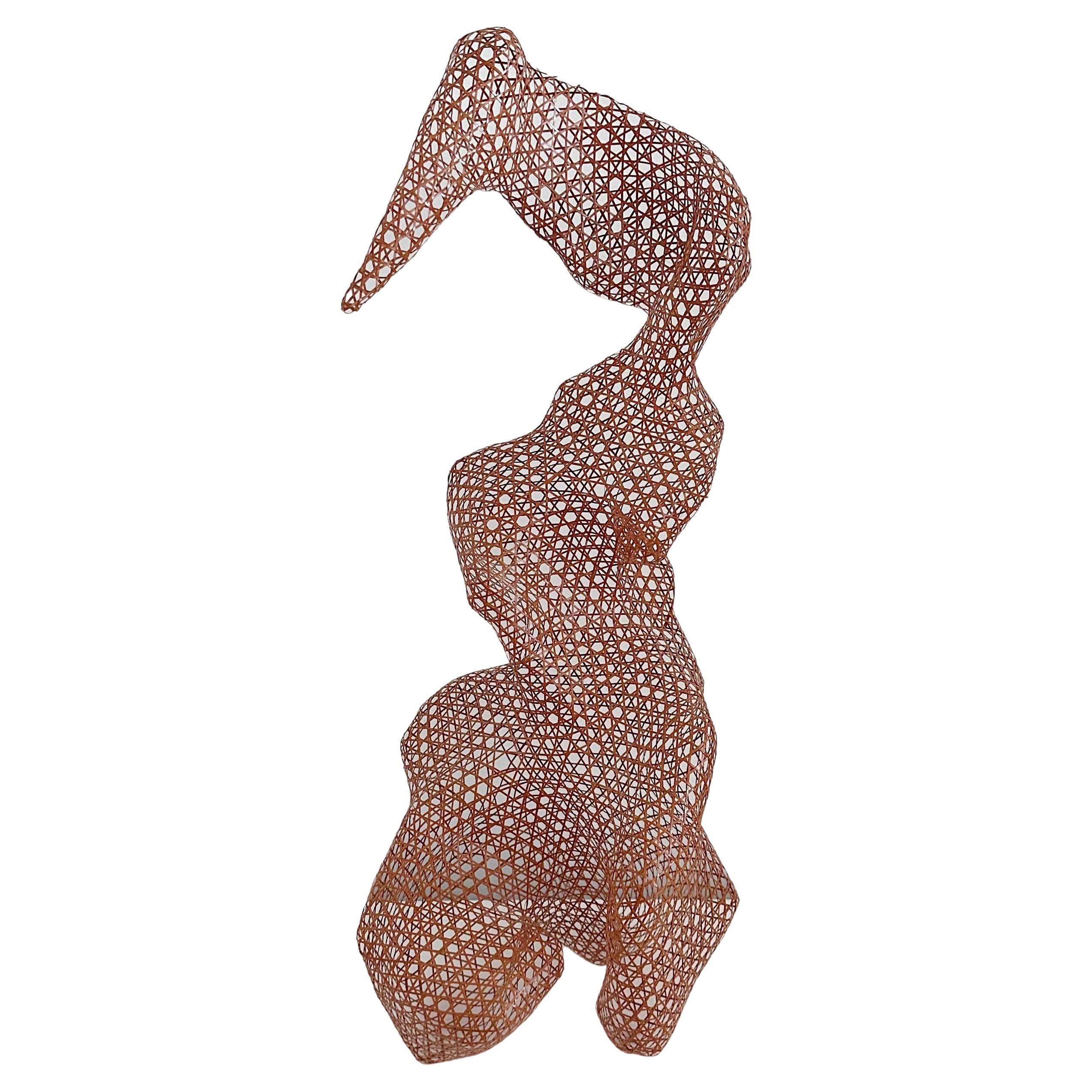 Freiformige organische figurale Rattan-Skulptur von Morigami Jin (japanisch, geboren 1955) im Angebot