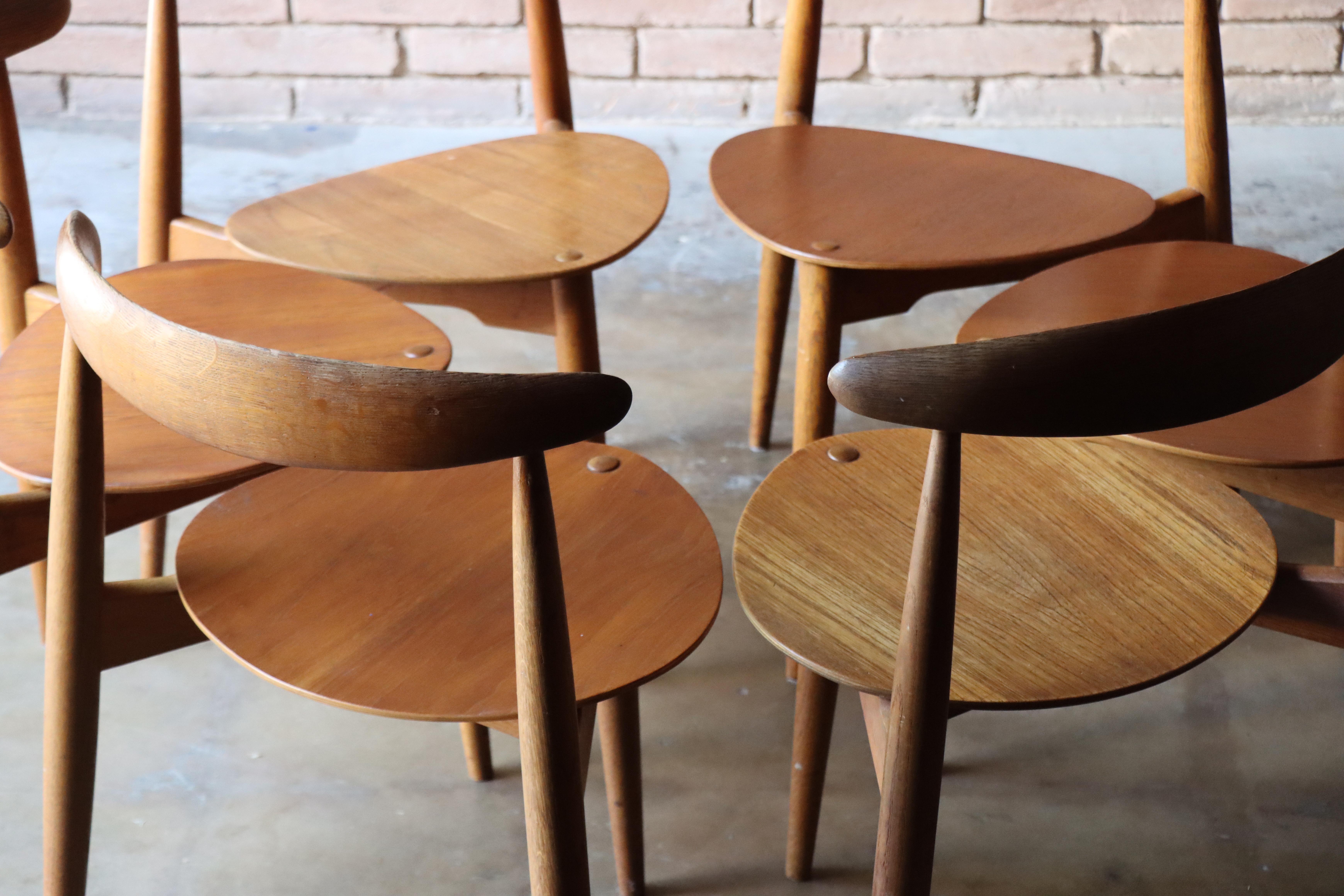 Hans J. Wegner ‘Heart’ Dining Set, Fritz Hansen, Oak & Teak, 1952, FH4602 For Sale 3