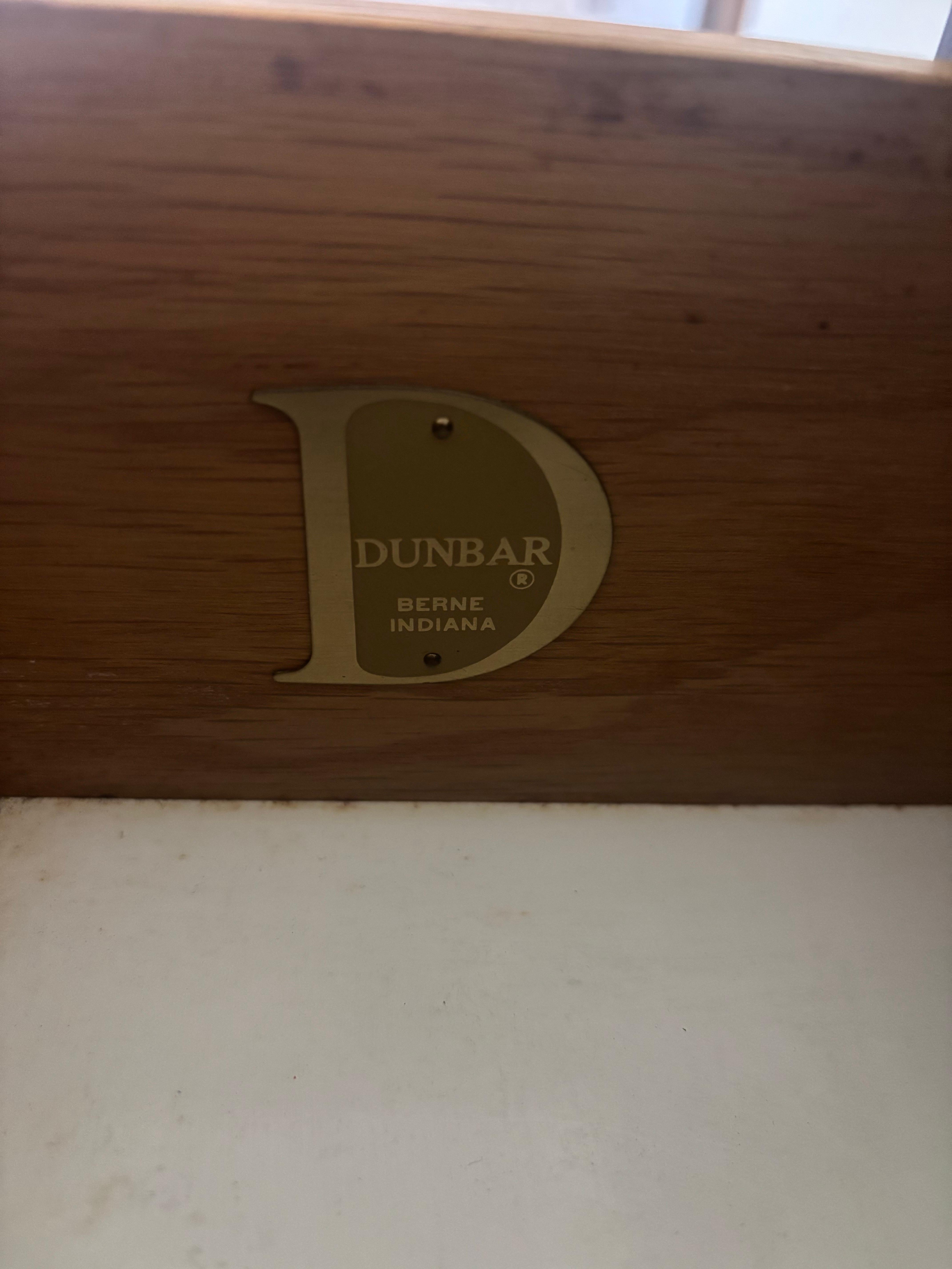 Edward Wormley pour Dunbar Commode à tiroirs/grand buffet avec poignées en laiton en vente 3