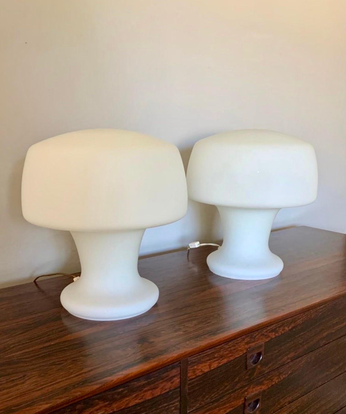 Glass Mid Century Modern Laurel Mushroom Table Lamps, a Pair For Sale