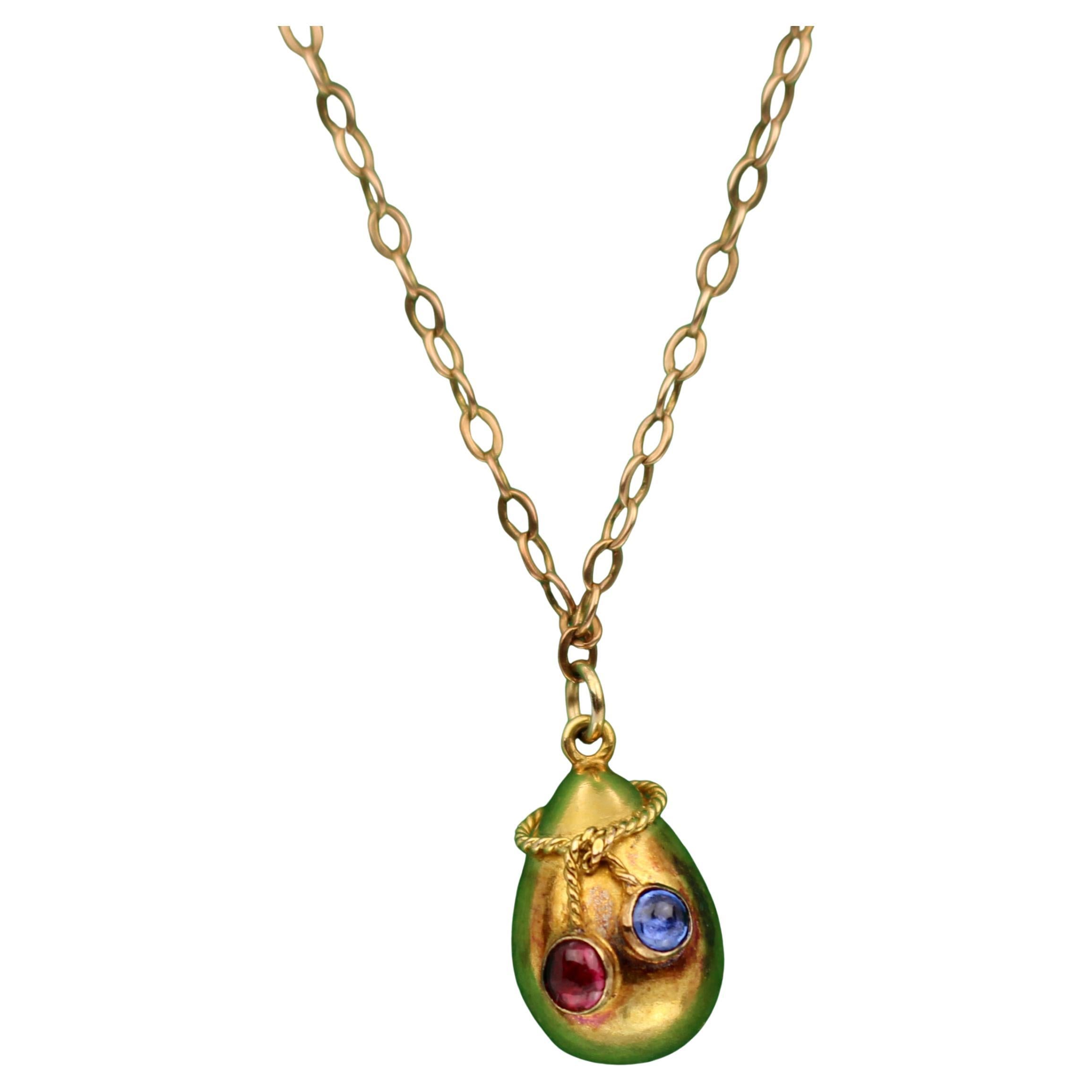 Collier pendentif œuf en or ancien avec rubis et saphir Russian School c.1880