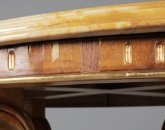Magnifique grande table de salon de style néo-baroque italien, en bois doré et marbre