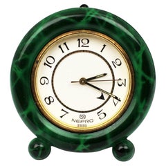 Magnifique réveil de voyage miniature suisse en émail vintage, avec néphrite et malachite
