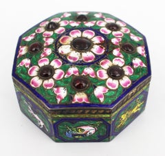 Antike achteckige Lucknow-Schatulle aus Silber mit Meenakari-Verzierung, Indien, um 1890