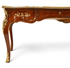 Baggio Anciens Meubles: scrivania piatta in stile Luigi XV con finiture in legno di Kingwood e bronzo dorato