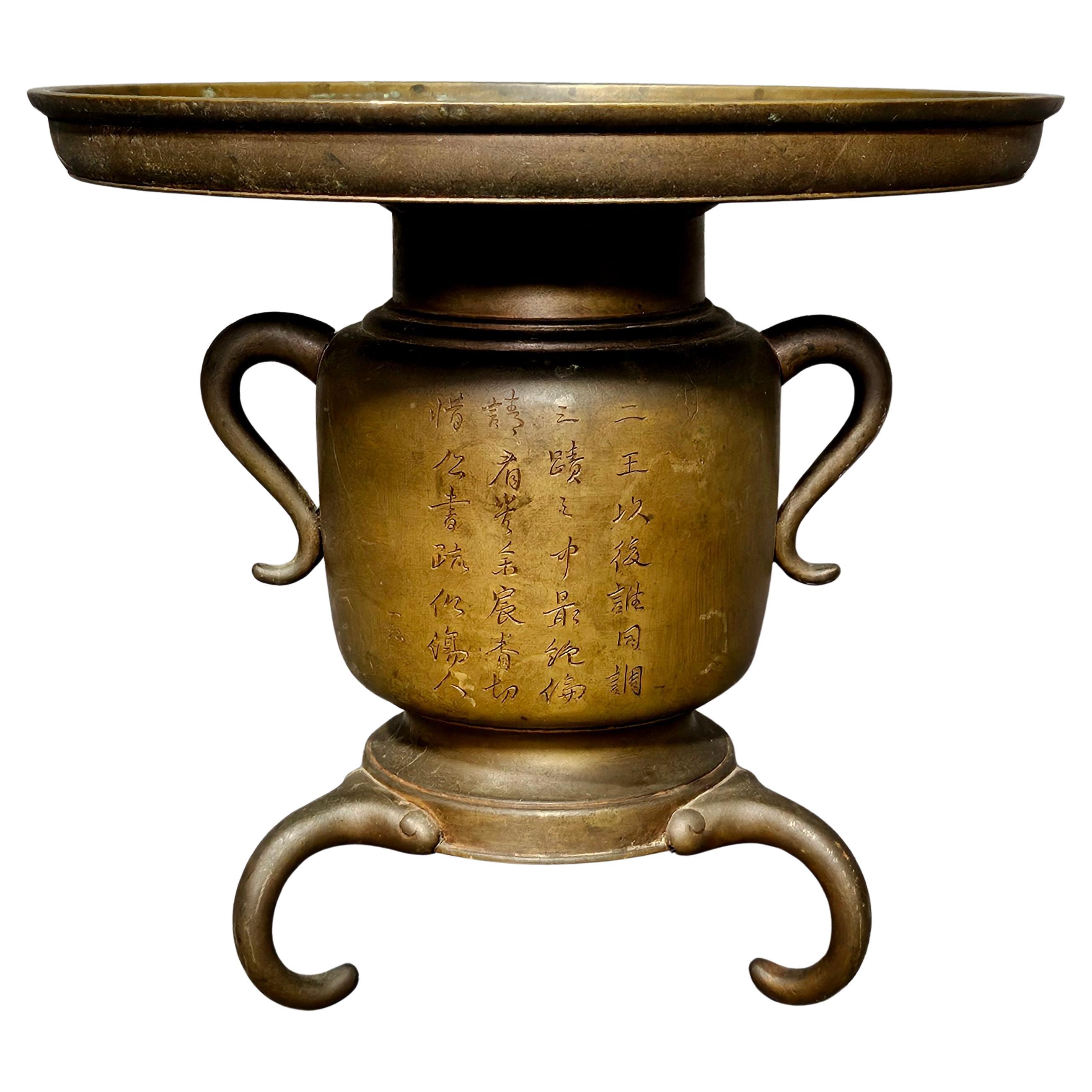 Antico vaso a treppiede Ikebana in metallo misto del 19° secolo in vendita