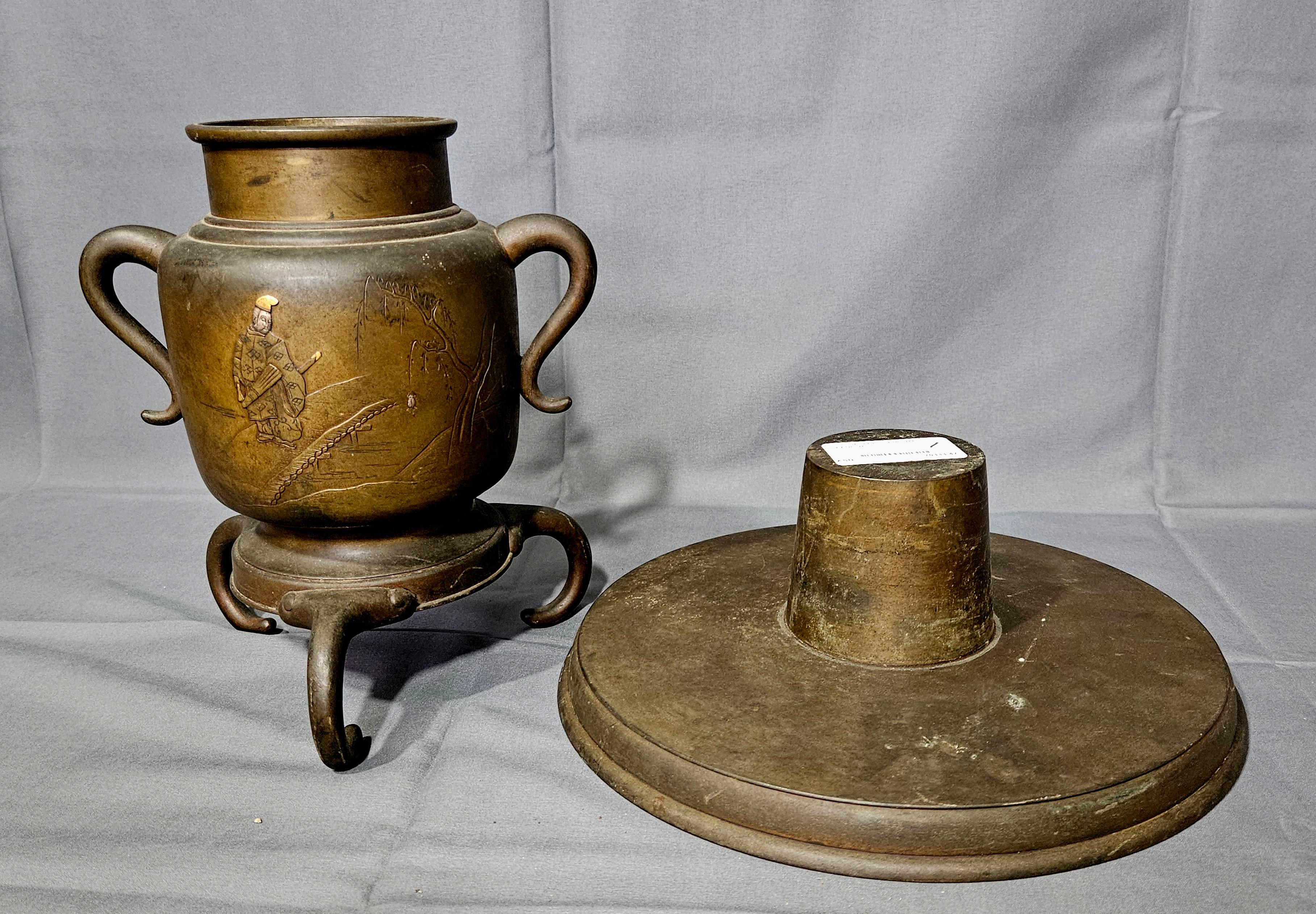 Antico vaso a treppiede Ikebana in metallo misto del 19° secolo in vendita 6