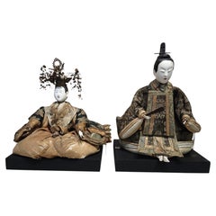 Par de muñecos antiguos «Kyoho-Bina» que representan al emperador y a la emperatriz, década de 1720, periodo Edo