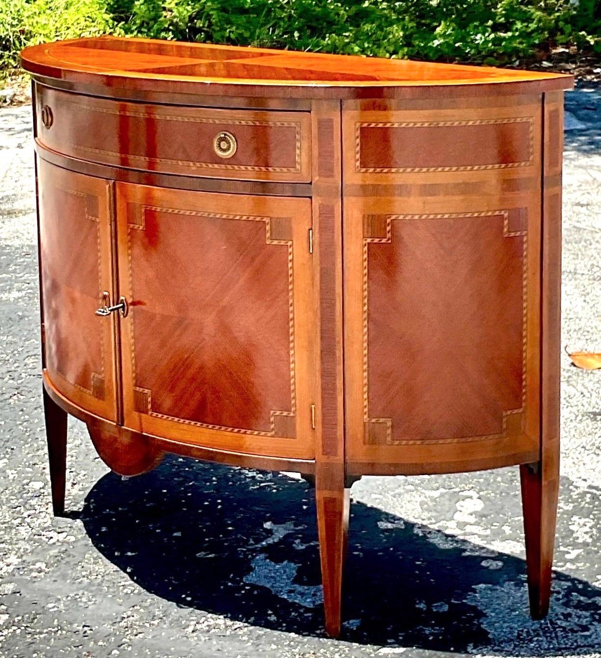 Laiton Fin du 20ème siècle Vintage Regency Marquetry Demilune Console Cabinet en vente