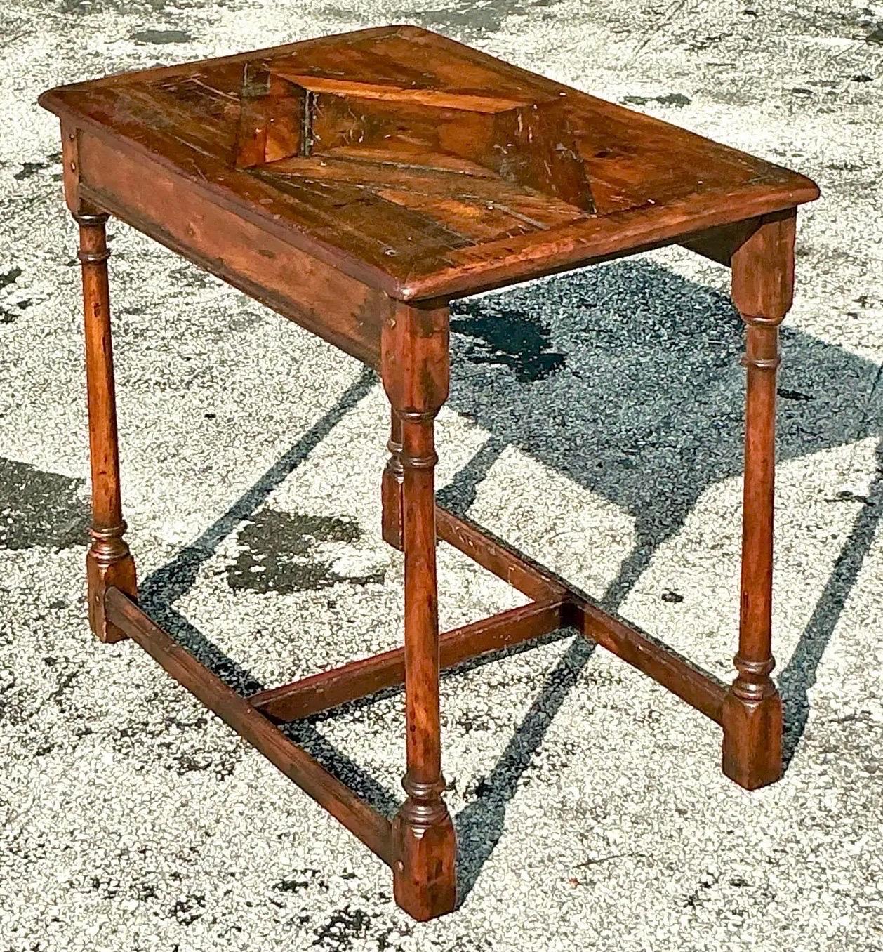 Table d'appoint vintage Boho Theodore Alexander Castle Bromwitch en bois de récupération en vente 3
