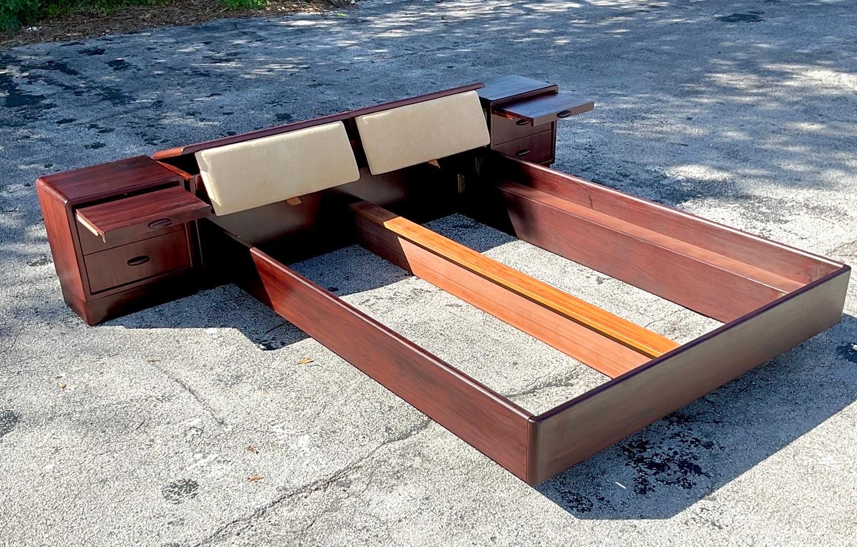 Marco de cama Queen Vintage Drylund Rosewood en venta 5