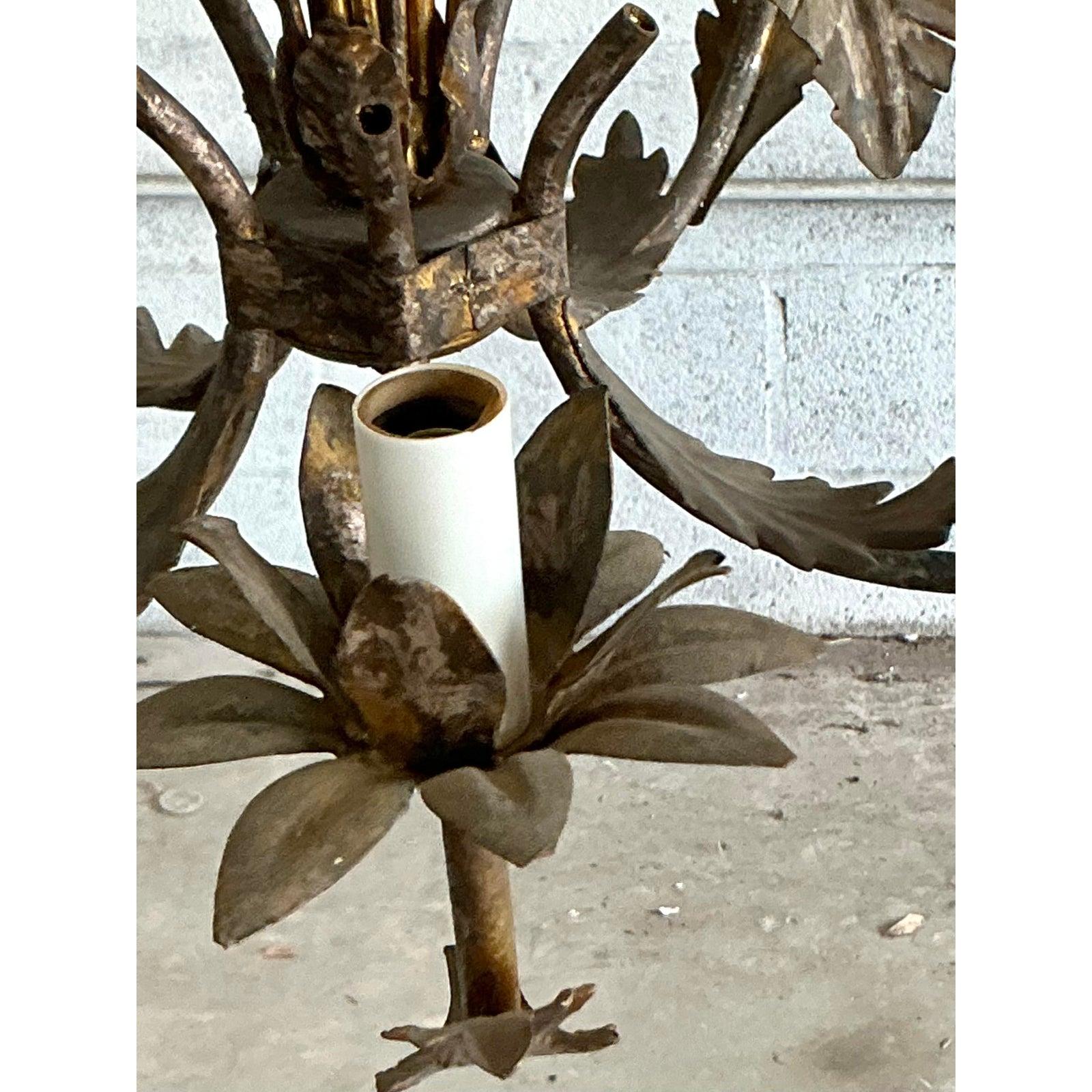XX secolo Lampadario vintage Regency con palme tagliate a punzone in vendita