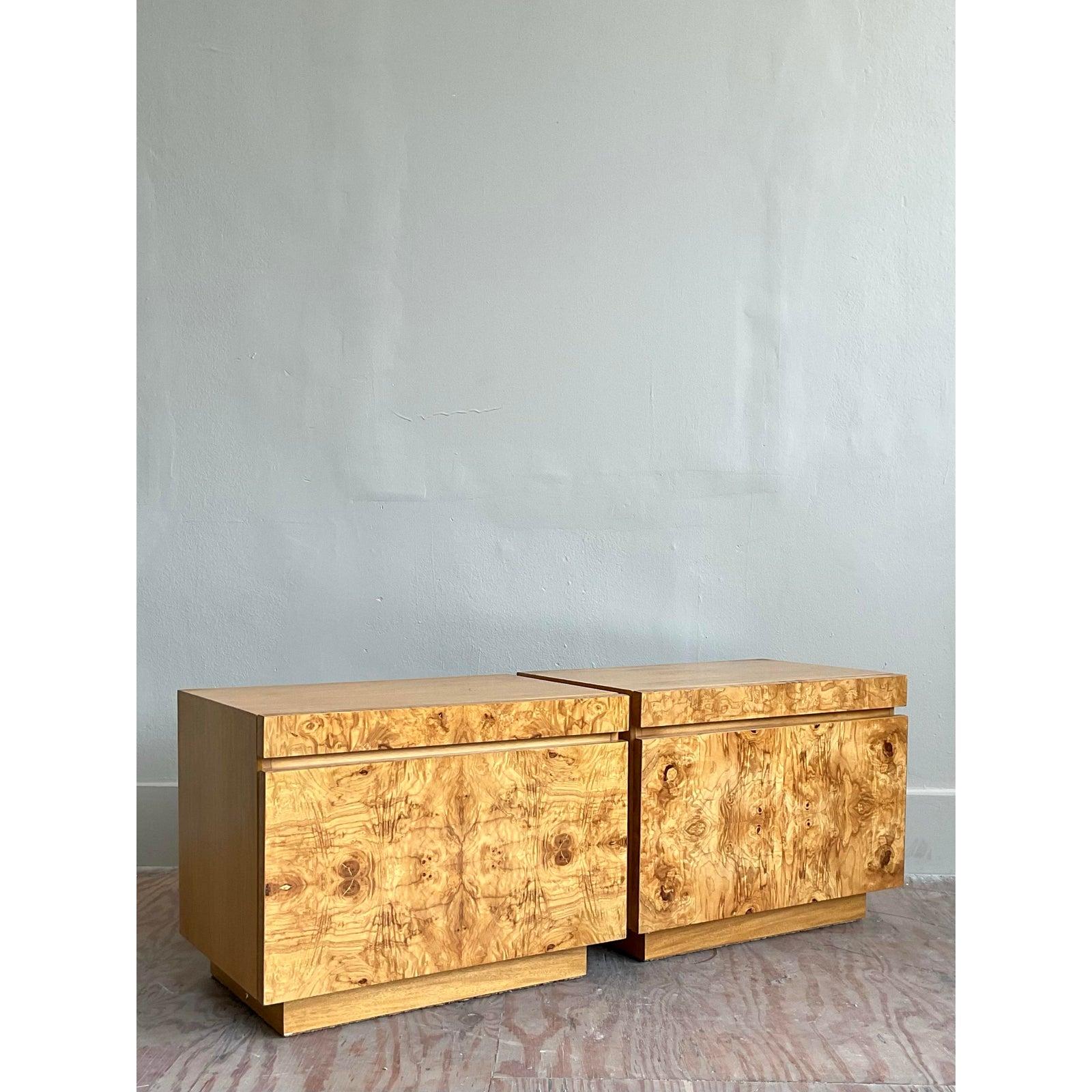 Comodini vintage in legno di radica di Boho Lane's - Una coppia in vendita 2
