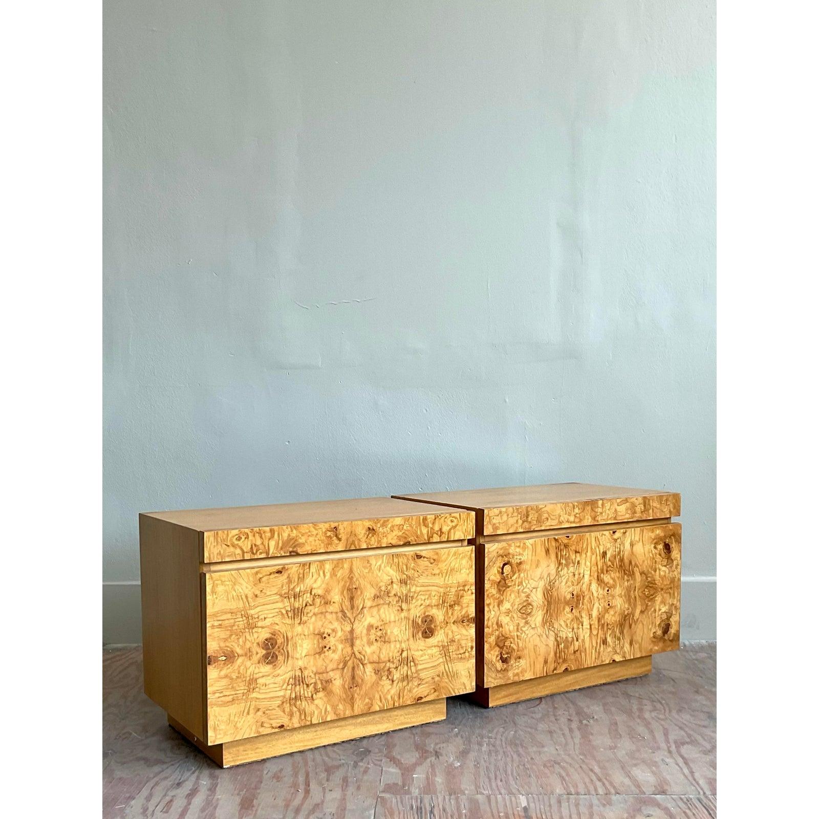 Comodini vintage in legno di radica di Boho Lane's - Una coppia in vendita 3