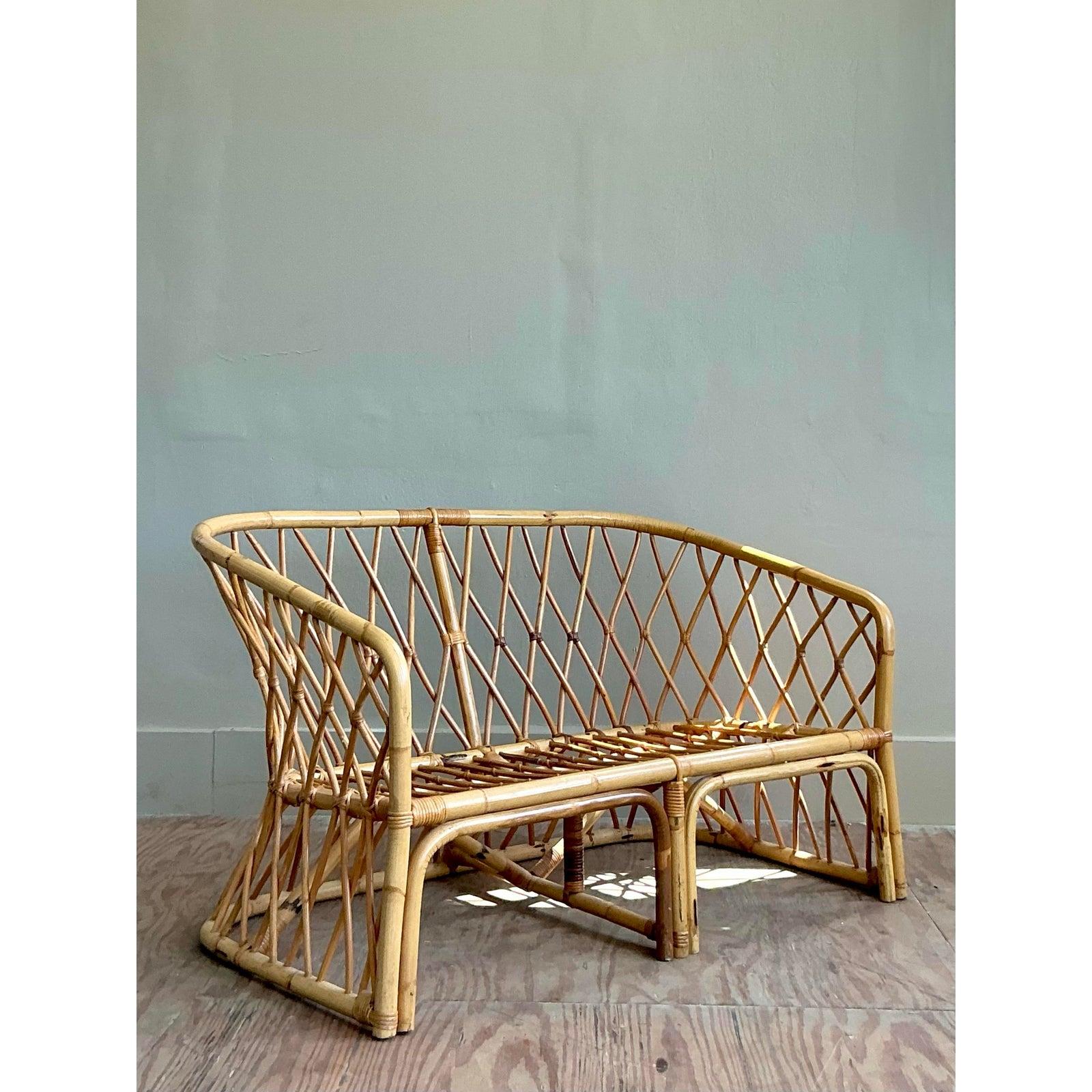 Vintage Coastal Trellis Bent Rattan Loveseat (20. Jahrhundert) im Angebot