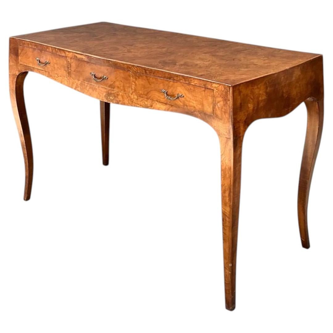 Escritorio vintage italiano de madera de nodo