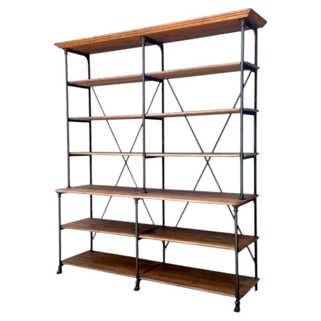 Étagère industrielle vintage en bois massif et métal, de style français