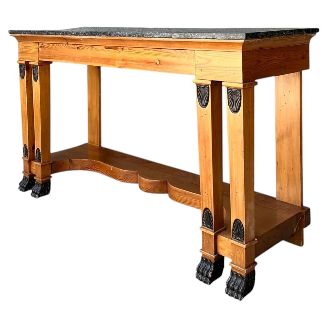 Vintage-Konsole aus geschnitztem Holz von William Switzer mit Steinplatte im Angebot