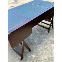 Bureau vintage en bois de campagne militaire